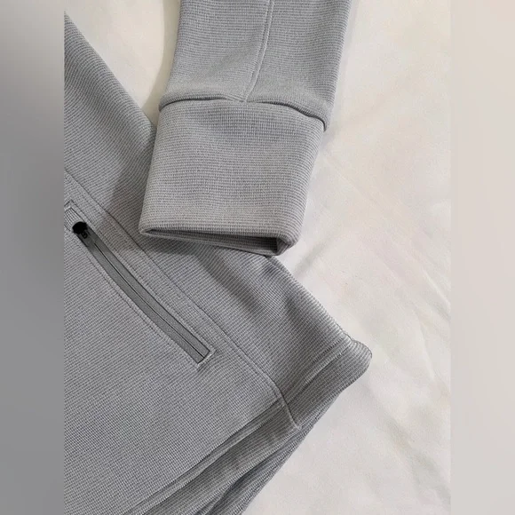 UNDER ARMOR GREY HOODED ZIP JACKET - Women’s Small - Zip pockets - Picture 4 of 10